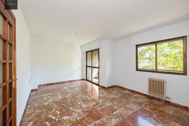 Foto af6df748-f22d-4393-ae2b-cf4c3bd77e45. Piso  en constitucion/caleta con plaza garaje en Granada