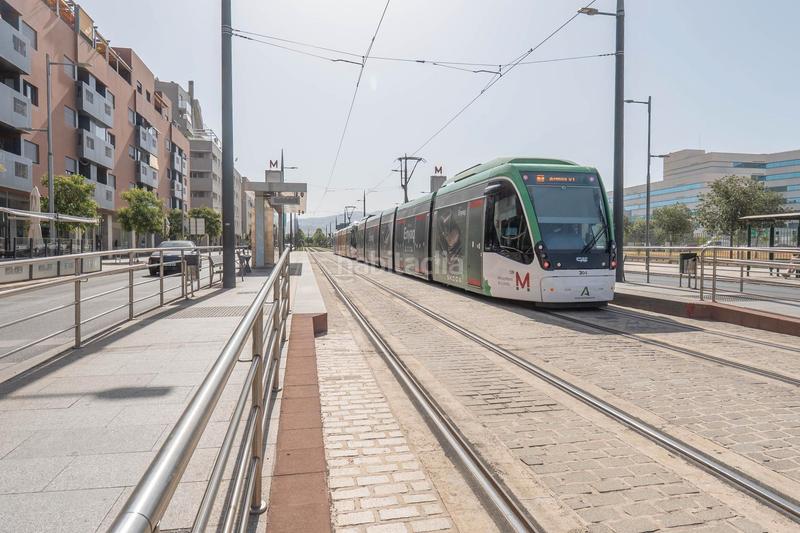 Foto cc22de85-3b09-43ca-876f-1de5c5a802c2. Piso  sin ascensor zona avda dilar / pts en Barrio de Zaidín Granada