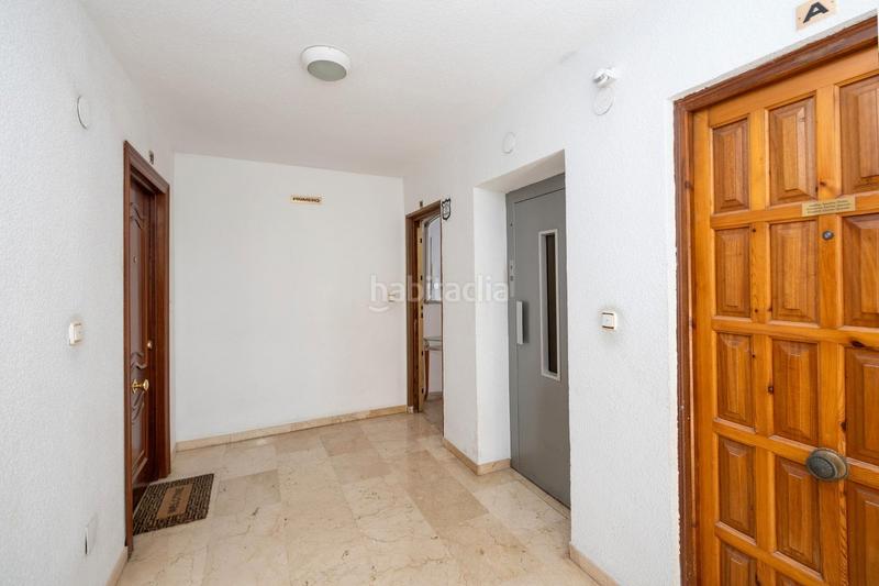 Foto 0a0b4abc-2780-4a4c-957b-c1a362a3d227. Piso en calle santander 3 piso en zaidin en Barrio de Zaidín Granada
