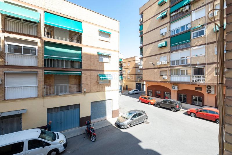 Foto 6eb8f44d-0588-4a94-bbbd-cf113c8b07f4. Piso en calle santander 3 piso en zaidin en Barrio de Zaidín Granada