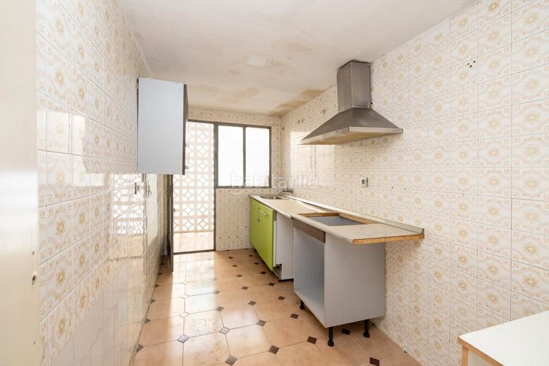 Foto af151669-d3b5-4076-8dde-02ed60a0ea05. Piso en calle santander 3 piso en zaidin en Barrio de Zaidín Granada