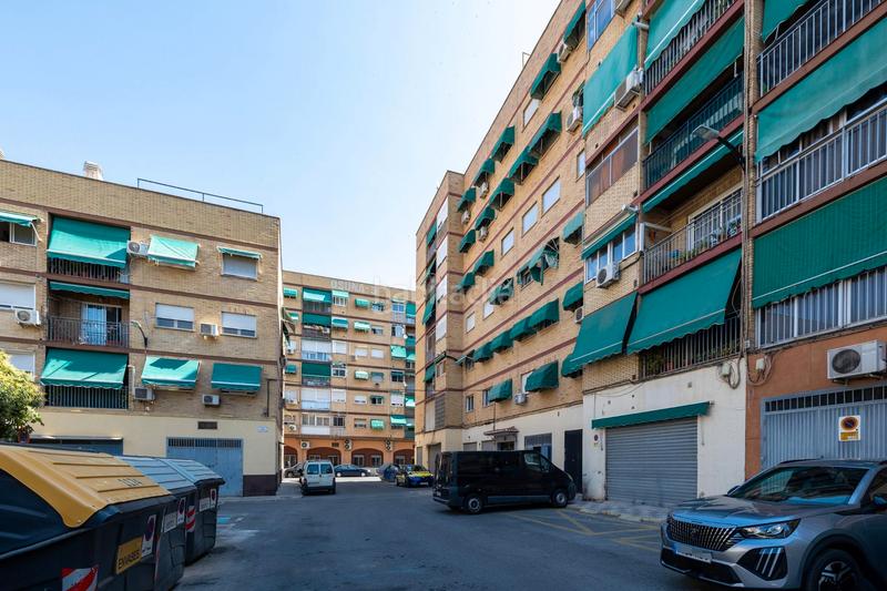 Foto b9dfa18e-328d-44c9-bcc5-9355b2c441a7. Piso en calle santander 3 piso en zaidin en Barrio de Zaidín Granada