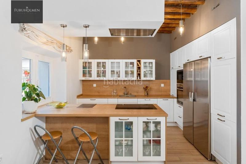 Foto 142a2885-2102-4e5c-be9b-5d92cf328d1c. Casa  adosada con piscia en zona sanders en Rosaleda - Juventud Granada