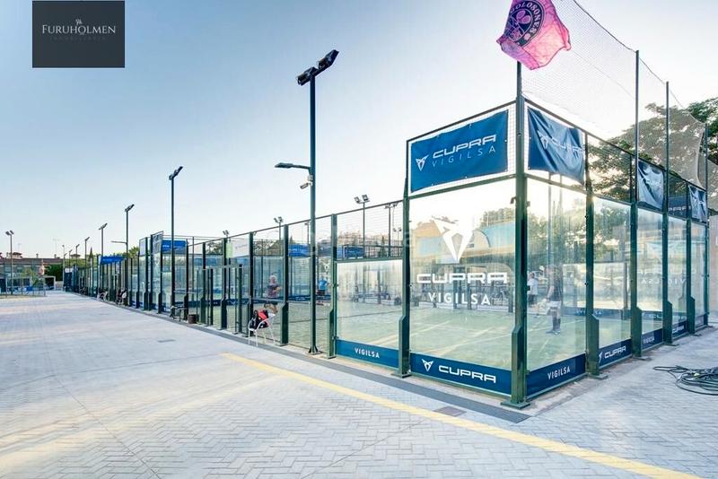 Foto 2d811895-cd1c-4f03-9c96-701ae728912e. Casa  adosada con piscia en zona sanders en Rosaleda - Juventud Granada