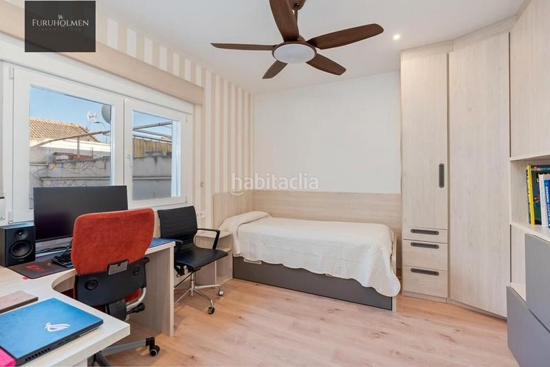 Foto d7b22e01-cd89-4126-baa8-fdabdbf3dde4. Casa  adosada con piscia en zona sanders en Rosaleda - Juventud Granada