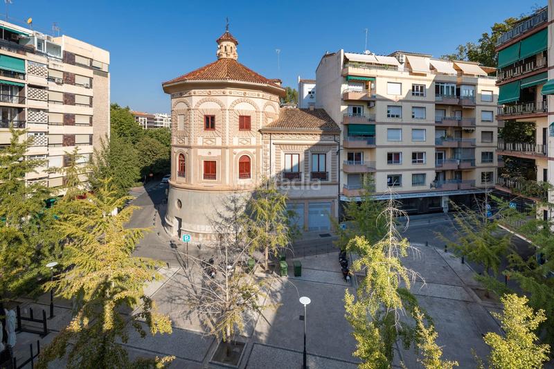 Foto 0acab439-58b6-46a9-9cb1-7a7d2be87a81. Edificio en plaza del campillo bajo 5 edificio centro en Granada