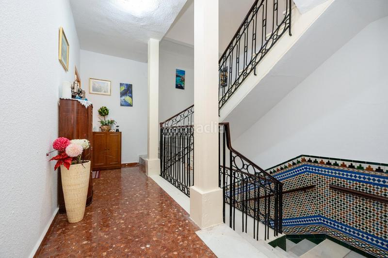 Foto 53cd2f86-c221-414a-a940-b6fd9f31bcce. Edificio en plaza del campillo bajo 5 edificio centro en Granada