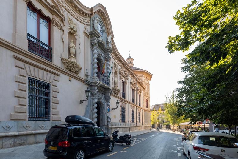 Foto 9a9525b8-7c6b-4880-8116-fc09d49f9890. Edificio en plaza del campillo bajo 5 edificio centro en Granada