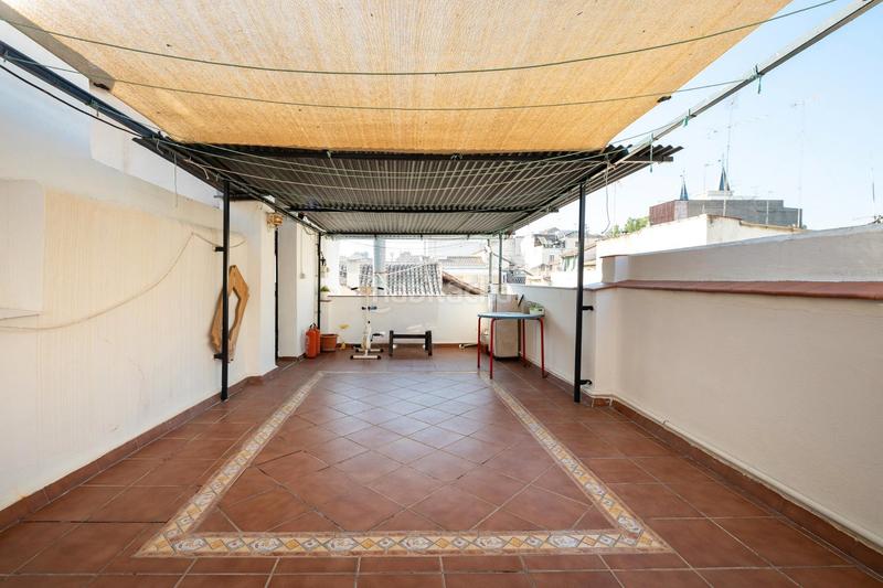 Foto a925e6bb-96b9-4efa-b445-00743ff2634f. Edificio en plaza del campillo bajo 5 edificio centro en Granada