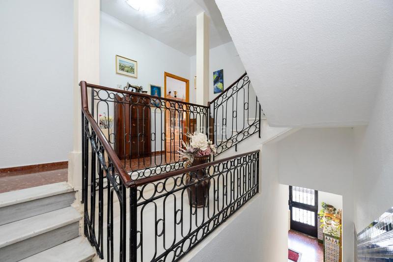 Foto e20be5b6-845f-4dfa-b022-d47505930874. Edificio en plaza del campillo bajo 5 edificio centro en Granada