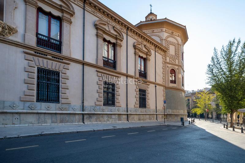 Foto f79607e2-413d-482c-a4bd-464e61b01586. Edificio en plaza del campillo bajo 5 edificio centro en Granada