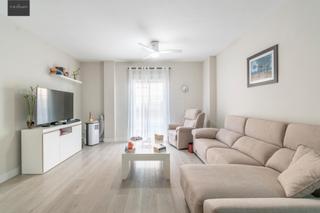 Appartement à Calle maria ramirez 1. Piso reformado en albolote