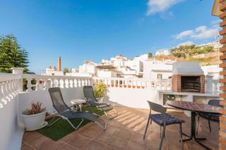 Casa  Calle ramblilla b. Casa  reformada con licencia turistica en la caleta de salobreña