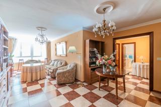 Appartement à Camino de ronda 100. Piso en camino ronda