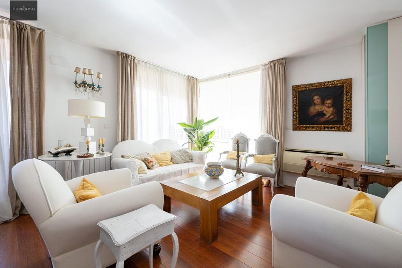 Foto b0e51ef4-f027-4bb9-9a92-f56170fffe20. Piso en calle doctor muñoz fernández 2 piso en zona san lazaro/beiro en Granada