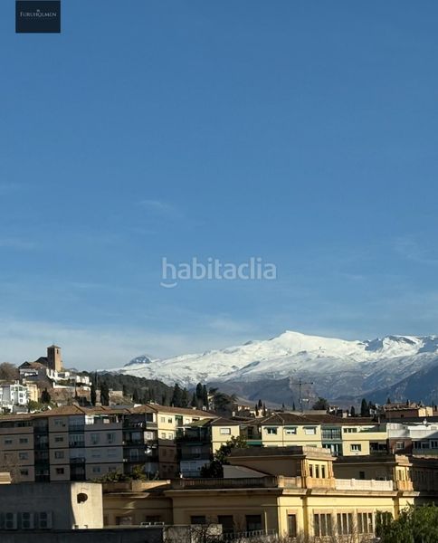 Foto baa65f75-447f-4fa0-a4fc-ee7e27628b81. Piso en calle doctor muñoz fernández 2 piso en zona san lazaro/beiro en Granada