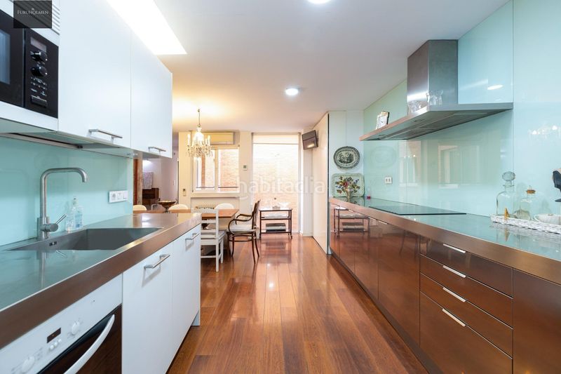 Foto e53d0370-be22-4371-ad19-4438aad9a805. Piso en calle doctor muñoz fernández 2 piso en zona san lazaro/beiro en Granada