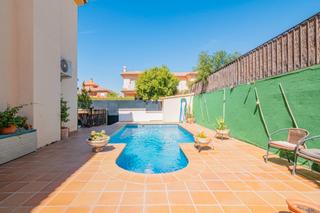 Doppelhaus  Calle cigüeña. Casa pareada en belicena el ventorrillo con piscina