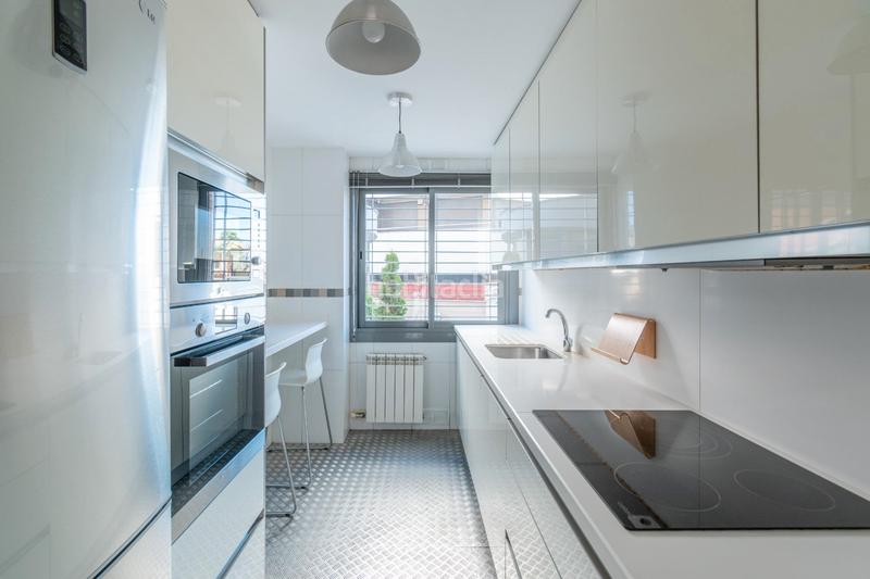 Foto 50744b64-5092-4d7e-ba75-32a3f034b4e1. Appartement avec chauffage parking piscine dans Cerrillo de Maracena - Periodistas Granada