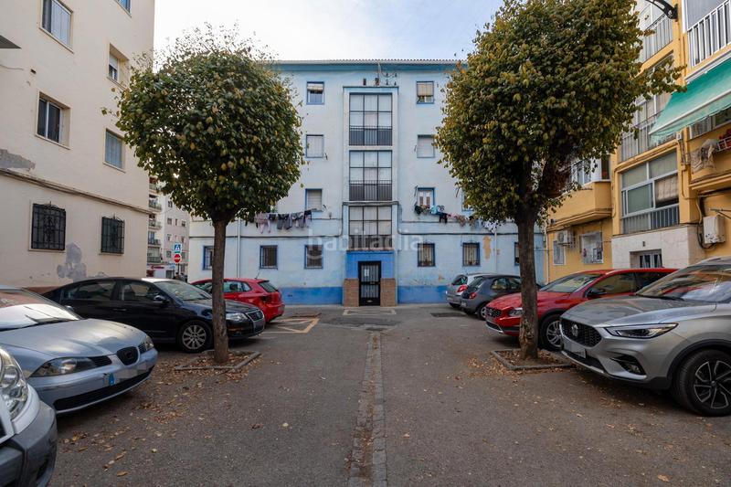 Foto f8b8f8f9-3a58-44f3-9c51-08fbe7a4f198. Piso  en zaidin zona avda. dilar en Barrio de Zaidín Granada