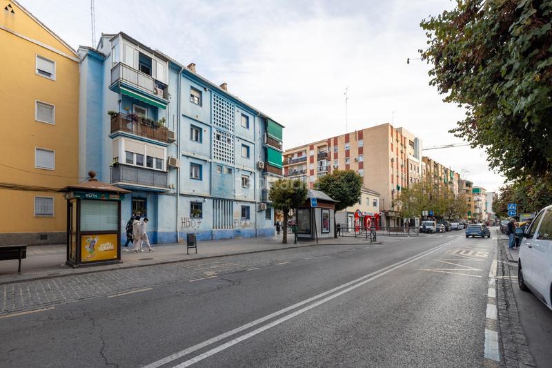 Foto ff16641e-15c0-4e64-80f8-bf76062b8e66. Piso  en zaidin zona avda. dilar en Barrio de Zaidín Granada