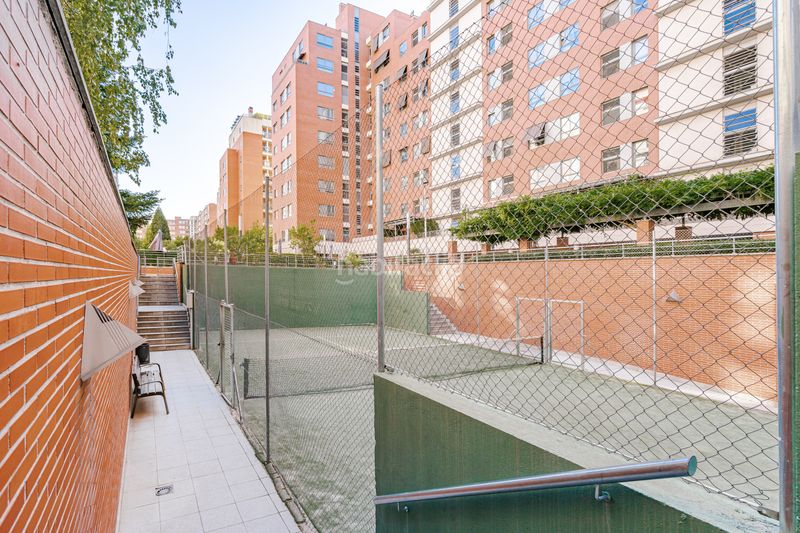 Foto a6ddc74a-8d9a-4da4-90c1-439d4adb7b0e. Pis amb calefacció aparcament piscina a Legazpi Madrid