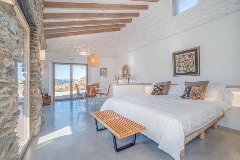 Foto 0da57d18-ec3a-4911-b266-ee54aeb08ec2. Casa amb xemeneia calefacció aparcament piscina a Cadaqués