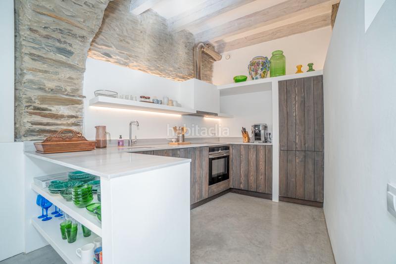 Foto 2245b890-66f2-42e4-88f1-f5b1df16567f. Casa amb xemeneia calefacció aparcament piscina a Cadaqués