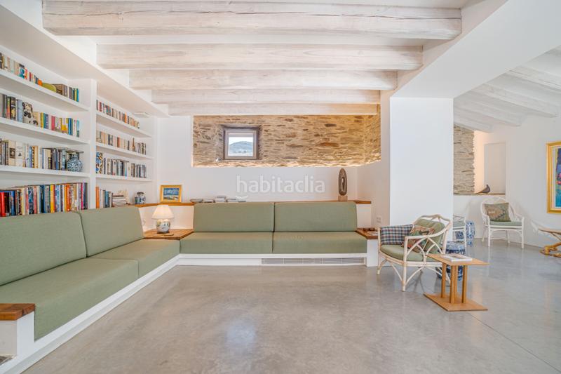 Foto 256ee943-6aea-4b1c-ac37-92d5fab0afbb. Casa amb xemeneia calefacció aparcament piscina a Cadaqués