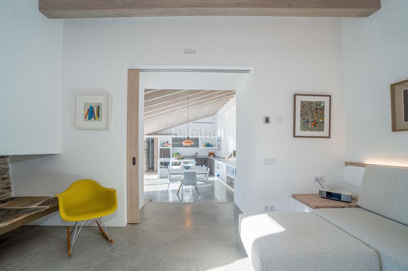 Foto 4bd9f911-5ab0-4c1c-a7f7-9cd89f33ba38. Casa amb xemeneia calefacció aparcament piscina a Cadaqués