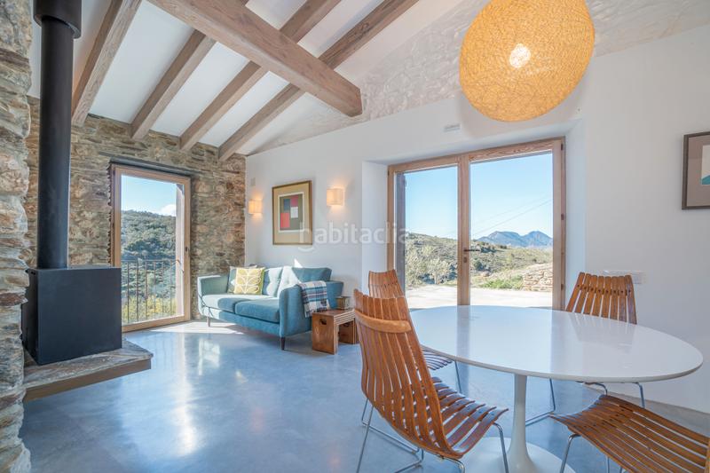 Foto 6504433f-ffeb-49d4-8b55-bee99cb6596b. Casa amb xemeneia calefacció aparcament piscina a Cadaqués