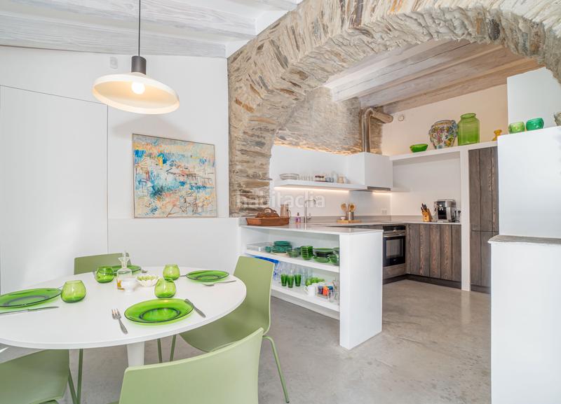 Foto 88d27ecd-a6bc-480e-868d-0947ac5fb0d0. Casa amb xemeneia calefacció aparcament piscina a Cadaqués