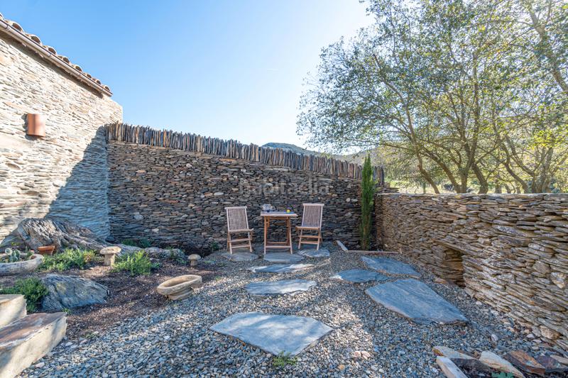 Foto 8b7d0d30-bb1d-45b9-9667-52a5f03ad7ee. Casa amb xemeneia calefacció aparcament piscina a Cadaqués