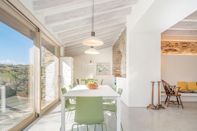 Foto 98e93d72-6a57-42be-84eb-db183ab228d8. Casa amb xemeneia calefacció aparcament piscina a Cadaqués