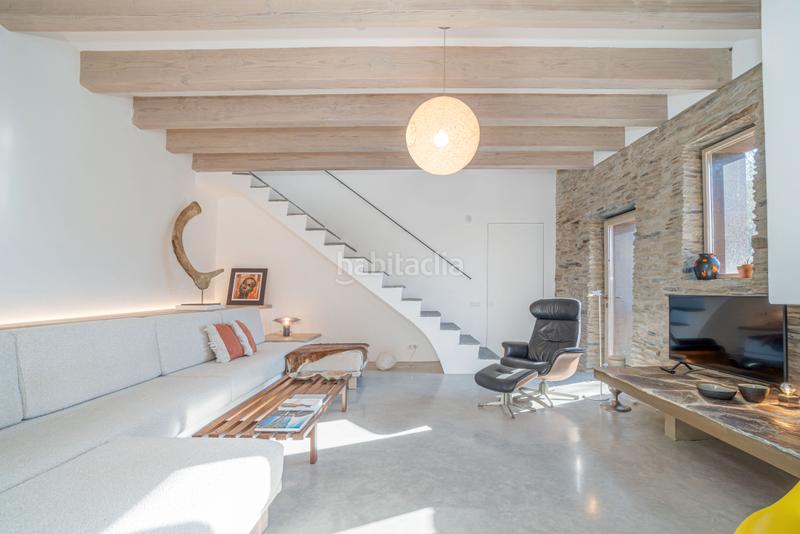 Foto a64c1df6-0fa6-4104-82fb-d88508be0cd1. Casa amb xemeneia calefacció aparcament piscina a Cadaqués