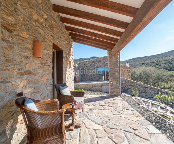 Foto f39bcbf8-19ff-45bf-9f32-808d3af38a8b. Casa amb xemeneia calefacció aparcament piscina a Cadaqués