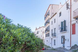Reihenhaus in Carrer d'en narcs monturiol 3. Casa tipica de cadaqus en el centro del pueblo