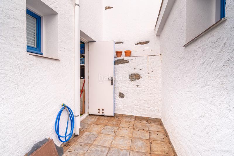 Foto 736b5768-7426-4a16-88c3-b9ee386ae570. Casa adosada en carrer d'en narcís monturiol 3 casa tipica en el centro del pueblo en Cadaqués