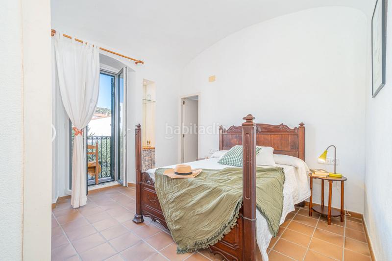 Foto a711e455-31bd-47fc-b203-3c453db72c9f. Casa adosada en carrer d'en narcís monturiol 3 casa tipica en el centro del pueblo en Cadaqués