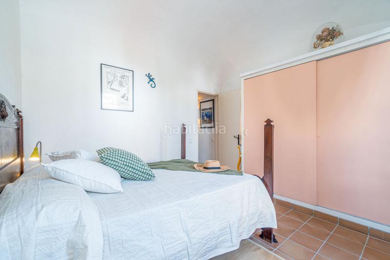Foto b09e7cb9-cfe2-43d4-96ef-630300e3de69. Casa adosada en carrer d'en narcís monturiol 3 casa tipica en el centro del pueblo en Cadaqués