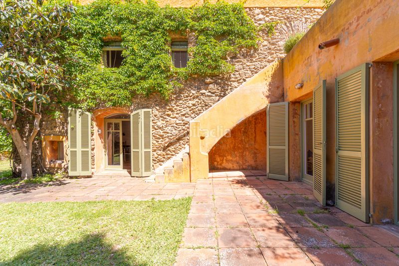 Foto 13b02172-00e3-4a75-bf3a-63c0cf242194. Casa amb xemeneia a Palau-saverdera