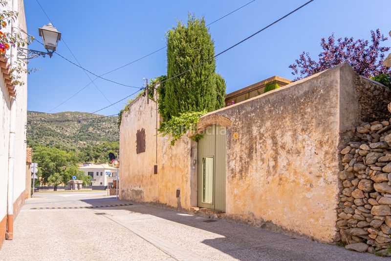 Foto 17823067-8c87-4e79-b3c2-2e9bfd229c9e. Casa amb xemeneia a Palau-saverdera