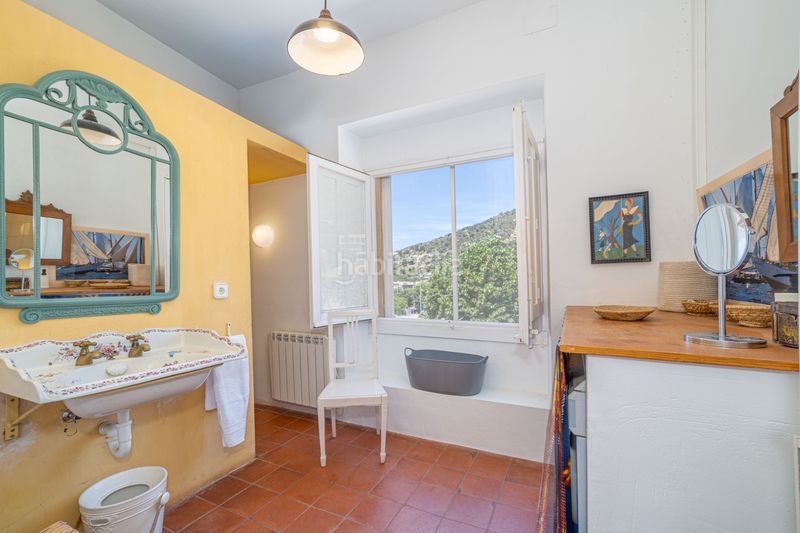 Foto 4888eddf-be7c-4474-870c-34c1c2e34c4e. Casa amb xemeneia a Palau-saverdera