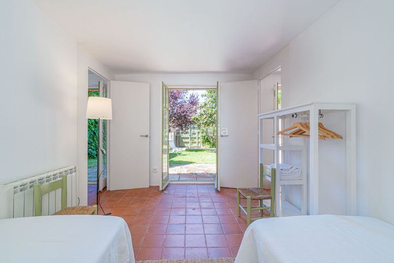 Foto b91721d0-aa8f-40d2-bc99-3e5e9a3ed7a2. Casa amb xemeneia a Palau-saverdera