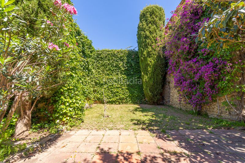 Foto fedb62a3-fcf3-4842-b3fb-d597f29023a8. Casa amb xemeneia a Palau-saverdera