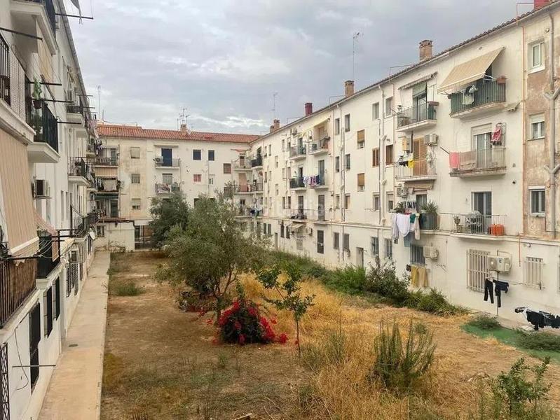 Foto e5a937fa-56b3-499c-a313-a22539114707. Appartamento con riscaldamento in Torrefiel Valencia