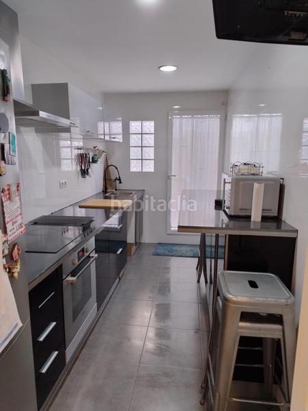 Foto 0d4d3f34-5f2d-4c94-91fc-6559e30f7d03. Piso  en Benetússer