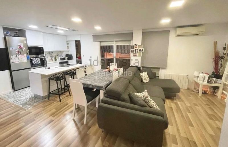 Foto b2751931-59f5-4698-926e-66edab7aa362. Pis amb aparcament a Alaquàs