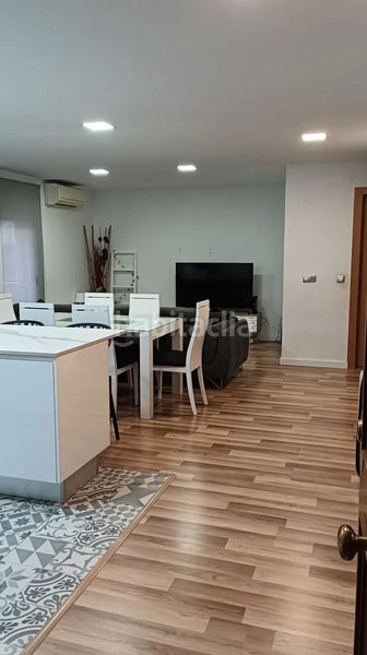 Foto fe6edc1e-34bc-4e07-8de6-7480f27b2cd7. Pis amb aparcament a Alaquàs