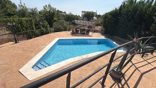 Casa aparellada  Urbanizacion urbanización lloma molina. Chalet pareado en venta en catadau con piscina, gran parcela y e